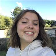 Aide aux devoirs et en français pour un niveau primaire.